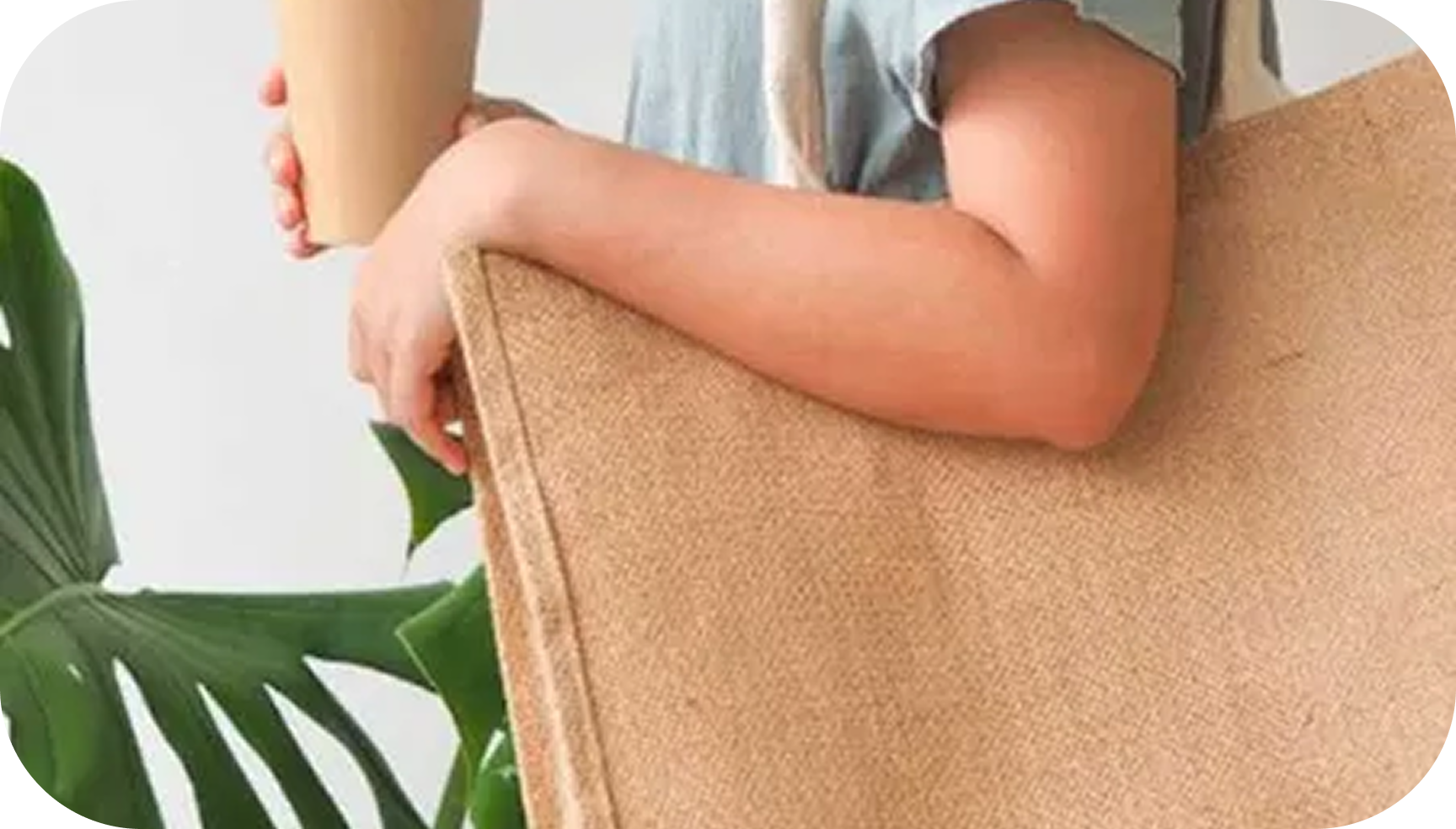 Person holding a jute bag